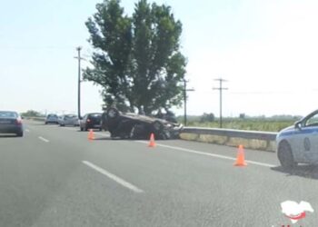 Αυτοκίνητο τουμπάρισε στην Εγνατία Οδό μετά την Κουλούρα (βίντεο)