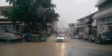 Ποτάμια λάσπης στη Σιάτιστα από την καταιγίδα!! Βίντεο…