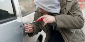 Ηγουμενίτσα-Βουλγαρία με στάση…. για ληστεία στα Γρεβενά – Βούλγαροι προσπάθησαν να διαρρήξουν Ι.Χ. σε βενζινάδικο και συνελήφθησαν