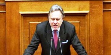 Κατρούγκαλος: Τεχνικά αδύνατο να ανοίξουν οι τράπεζες μέσα στην εβδομάδα