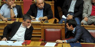 Με 230 «ναι» εγκρίθηκε το νομοσχέδιο – Ο ένας στηρίζει τον άλλο που δεν πιστεύει ό,τι ψηφίζει! Όχι από Ραχήλ, Ουζουνίδου και Διαμαντόπουλο