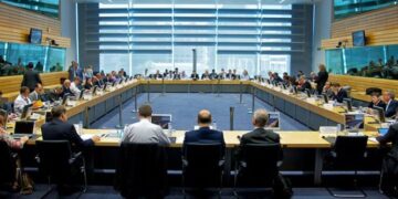 Αρχίζει η συνεδρίαση του Eurogroup: η «Ωρα της αλήθειας» για την Ελλάδα