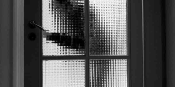 Διέρρηξαν γραφεία Συλλόγου στην Κοζάνη  με λεία μία τηλεόραση – Σύλληψη και για κατοχή κάνναβης – Από 18 έως 21 χρονών οι δράστες