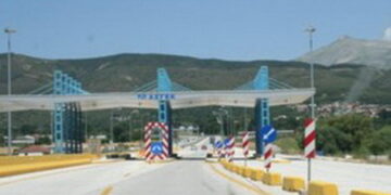 Ι.Χ. “καρφώθηκε” σε διόδια στην Εγνατία Οδό – Δείτε το video