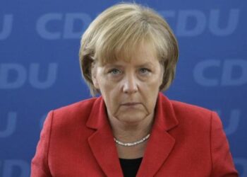 Μέρκελ: Η Ελλάδα χρειάζεται ένα πολυετές πρόγραμμα