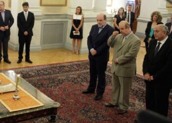 Ορκίστηκε η νέα κυβέρνηση – «Ανασχηματισμός Χαϊκάλη» και στο βάθος εκλογές