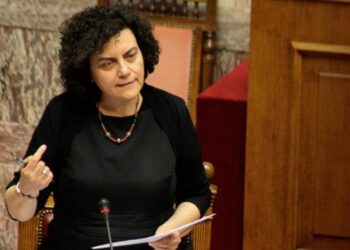 Παραιτήθηκε για πολιτικούς λόγους η Βαλαβάνη – Λέει ότι δεν είναι η υπουργός που έβγαλε 200.000 € – Δείτε την επιστολή που έστειλε στον Τσίπρα