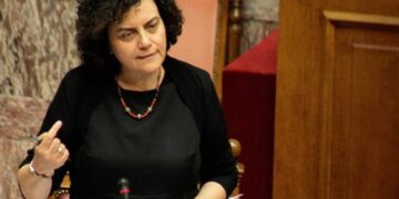 Παραιτήθηκε για πολιτικούς λόγους η Βαλαβάνη – Λέει ότι δεν είναι η υπουργός που έβγαλε 200.000 € – Δείτε την επιστολή που έστειλε στον Τσίπρα