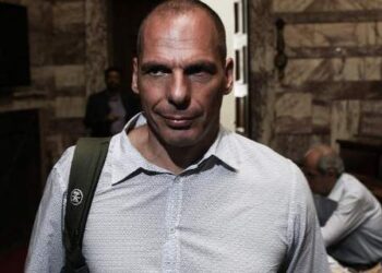 Βαρουφάκης: Θα επιστρέψω, είμαι ο πολιτικός με τους περισσότερους σταυρούς