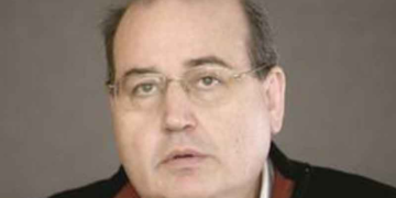 Το πραξικόπημα των Βρυξελλών, Του Πολυχρόνη Ρουσσάκη