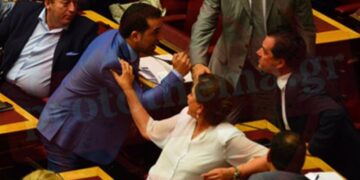 Ο Χάρης Κάτανας Βουλευτής Π.Ε. Κοζάνης των ΑΝΕΛ επιτίθεται στον Άδωνι Γεωργιάδη (φωτό)