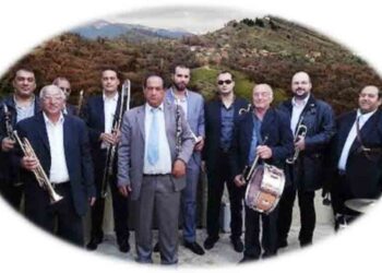 Χορός στη “Λόντζια” στον Πεντάλοφο Βοΐου 