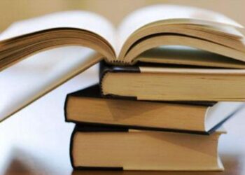 Αγγελία: Φιλόλογος παραδίδει μαθήματα