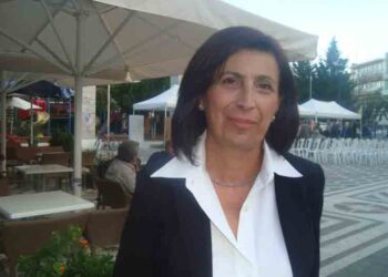 ΕΥΓΕΝΙΑ ΟΥΖΟΥΝΙΔΟΥ: Παλλαϊκό μέτωπο ενάντια στην πολιτική των μνημονίων