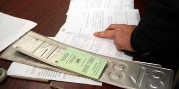 Επιστρέφονται πινακίδες και άδειες οδήγησης-κυκλοφορίας εν όψει Δεκαπενταύγουστου – Σε ποιες περιπτώσεις δεν θα επιστραφούν