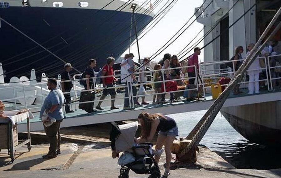 Tο πρόγραμμα Κοινωνικού Τουρισμού του ΟΑΕΔ – Ποιοι το δικαιούνται