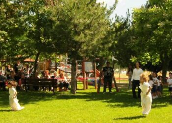 Διαμαρτυρία με κατάληψη του Δημαρχείου Εορδαίας για το κλείσιμο του Παιδικού Σταθμού της ΔΕΗ – Από το Σύλλογο Γονέων & Κηδεμόνων, ΓΕΝΟΠ & ΣΠΑΡΤΑΚΟ