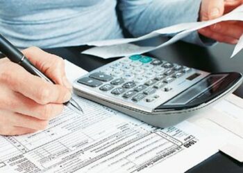 Τέλος το αφορολόγητο για όσους βγάζουν 1.000 ευρώ το μήνα