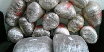 Προσπάθησαν να περάσουν πάνω από 16 κιλά κάνναβης – Συλλήψεις στην Κρυσταλλοπηγή