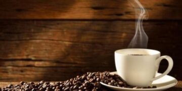 Οι νέοι πλήττονται από το νέο φόρο στον καφέ και τους απασχολεί