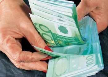 Εξαπάτησαν 55χρονη στην Καστοριά και της απέσπασαν 5.000 €