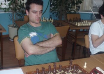 Με τη συμμετοχή 72 λυτών σε 8 πόλεις (ανάμεσα τους και η Πτολεμαΐδα) διεξήχθη το 1ο Κύπελλο Λύσης Προβλημάτων σκακιού «Βύρων Ζάππας»