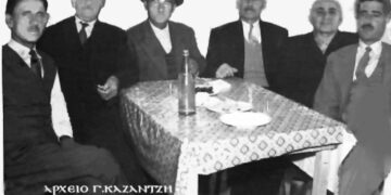 Μια υπέροχη προσφυγική… νεανική παρέα του παρελθόντος στο ταβερνάκι της λησμονιάς το 1956(;) – Από την στήλη του κ. Γ. Καζαντζή στον Παλμό 12/10/2016
