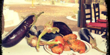 Ιστορίες Μαγειρικής: Μελιτζανοκεφτέδες τον Οκτώβρη και η Μαρίκα η μοναχή