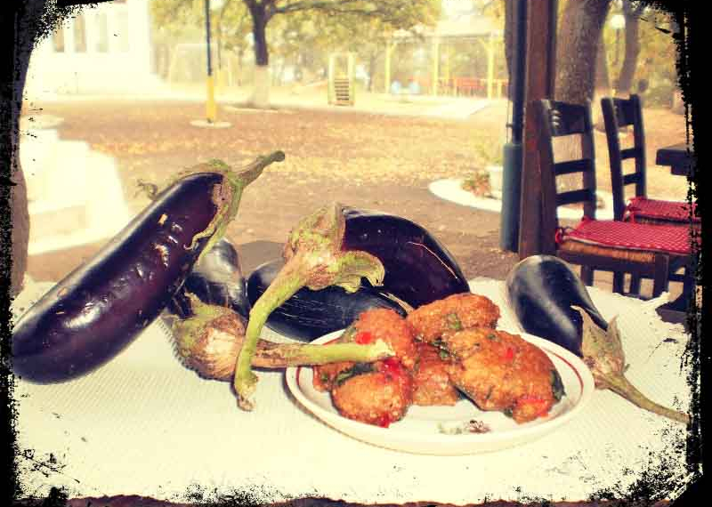 Ιστορίες Μαγειρικής: Μελιτζανοκεφτέδες τον Οκτώβρη και η Μαρίκα η μοναχή