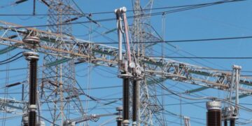 ΑΔΜΗΕ και ΔΕΔΔΗΕ διεκδικούν από τη ΔΕΗ ληξιπρόθεσμες οφειλές 500 εκατ.