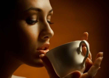 Να πάρω τσάντα ή καφέ;