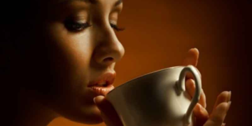 Να πάρω τσάντα ή καφέ;