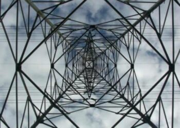 Εκτός από τη ΔΕΗ αμφισβητεί και η… τρόικα την τιμή εκκίνησης των δημοπρασιών τύπου NOME