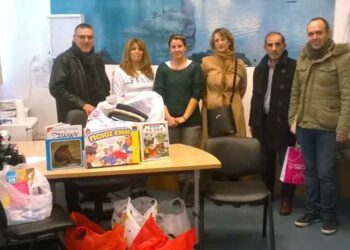 Προσφορά ρούχων και παιχνιδιών από το Σύλλογο Ηπειρωτών Κοζάνης στο «Μαγαζάκι Αλληλεγγύης» του Δήμου Κοζάνης