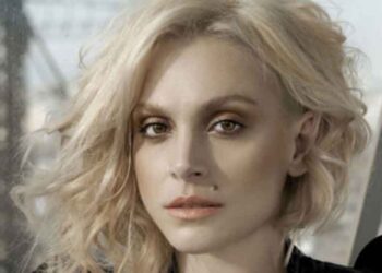 Η Μουσική Γωνιά του Μίλτου Ηλιάδη στο e-ptolemeos.gr –  Ελεωνόρα Ζουγανέλη – Εγώ με την αγάπη μάλωσα