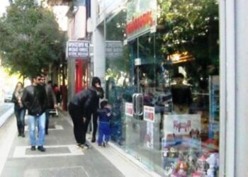 Σήμερα ξεκινά το Εορταστικό Ωράριο των καταστημάτων της Πτολεμαΐδας