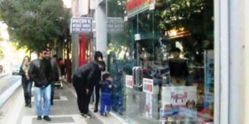Σήμερα ξεκινά το Εορταστικό Ωράριο των καταστημάτων της Πτολεμαΐδας