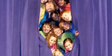 Παιδική παράσταση θεάτρου σκιών σήμερα στα Γρεβενά