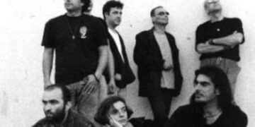 Η Μουσική Γωνιά του Μίλτου Ηλιάδη στο e-ptolemeos.gr – Πυξ Λαξ – Ένα γέλιο κρεμασμένο στο μπαλκόνι