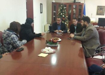 Στο πλευρό των εργαζομένων στα πρώην σούπερ-μάρκετ Αρβανιτίδη ο Περιφερειάρχης Θ. Καρυπίδης