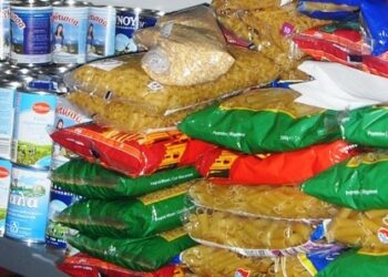 Μαζεύουμε τρόφιμα μοιράζουμε χαμόγελα στην εκκλησία Αγίου Γεωργίου Λεβαίας