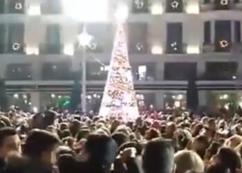 Πραγματοποιήθηκε το άναμμα του Χριστουγεννιάτικου δέντρου στην Κοζάνη