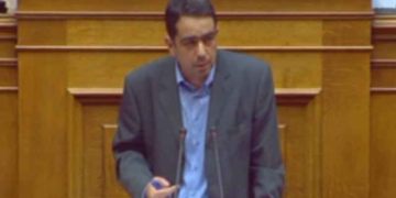 Στον ‘πολύτεκνο κοζανίτη ταξιτζή’ και στους ‘αφανείς ήρωες της ελληνικής κοινωνίας’ αναφέρθηκε στην ομιλία του στη Βουλή ο Γ. Θεοφύλακτος