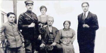 Η Πατρική οικογένεια του Μικρασιάτη συμπολίτη μας, Στέλιου Θεολογίδη, το 1921 -Από την στήλη του κ. Γ. Καζαντζή στον Παλμό 24/02/2016