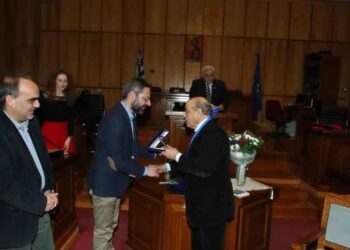 Toν Πρόεδρο της Ακαδημίας Αθηνών και διακεκριμένο λογοτέχνη Θανάση Βαλτινό τίμησε ο Δήμος Κοζάνης