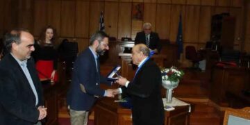 Toν Πρόεδρο της Ακαδημίας Αθηνών και διακεκριμένο λογοτέχνη Θανάση Βαλτινό τίμησε ο Δήμος Κοζάνης