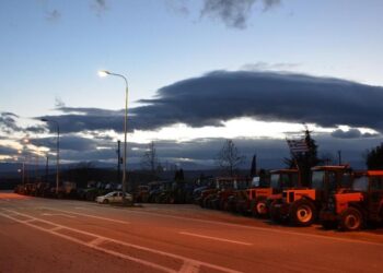 Οι αγρότες του μπλόκου Καστοριάς καλούν σε διάλογο τις δύο βουλευτίνες του Νομού