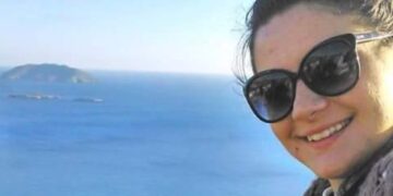 Πώς Κυλάει η Ζωή τον Χειμώνα στην Ανάφη; Η Πτολεμαϊδιώτισσα δασκάλα Στεργιανή Ματκάρη συμμετέχει στο Οδοιπορικό του Vice.com