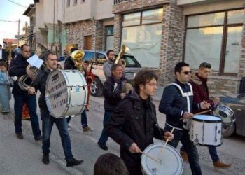 Λαμπρή υποδοχή της Ιερής Εικόνας Παναγίας Ελεούσας Μικροκάστρου στη Σιάτιστα