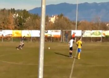 Παλιό αλλά καλό: Γκολ από τερματοφύλακα πίσω από τη σέντρα!